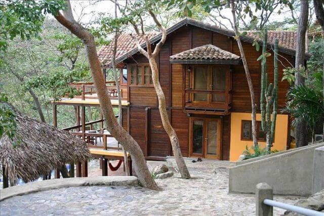 Redonda Bay, Nicaragua - Housing